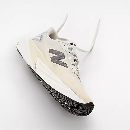 Women's New Balance FuelCell Rebel v5