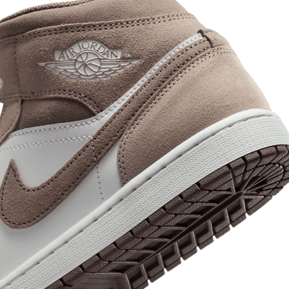 Men's Air Jordan 1 Mid - Sneakerology